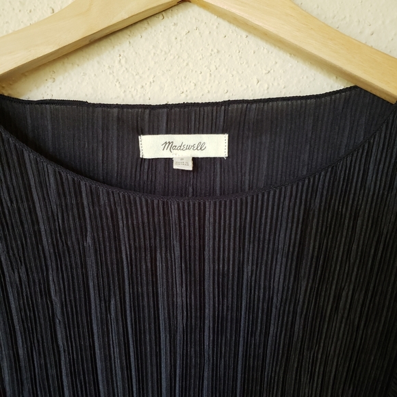 Madewell Texture and Thread Flowy Top in Black - Picture 6 of 6